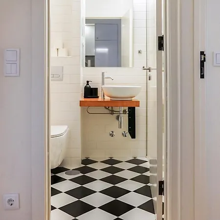 Haims By Checkloc Homes Apartment *