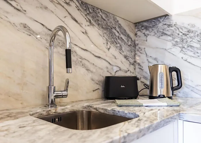 Haims By Checkloc Homes بورتو